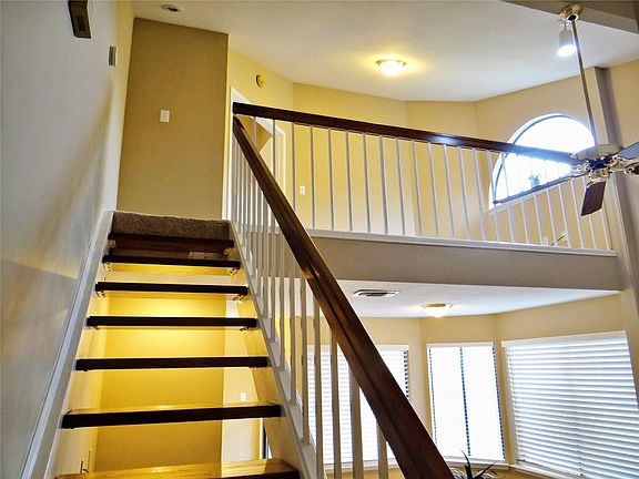 5th image of 517 Ranch Trl APT 127