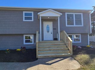 1902 Race Ave, Medford, NY 11763