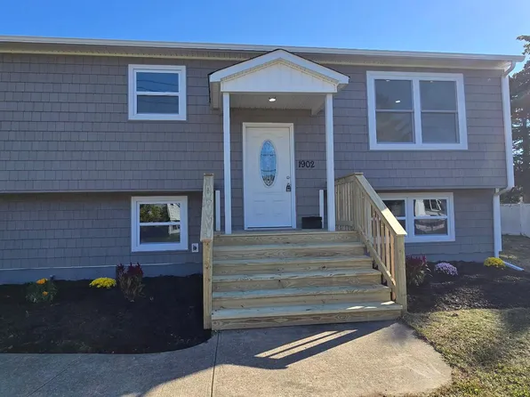 1902 Race Avenue, Medford, NY 11763