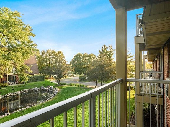 2nd image of 6 Villa Verde Dr APT 214