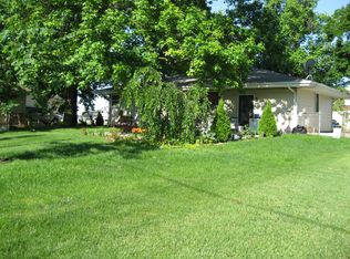 1309 East St, Charleston, IL 61920