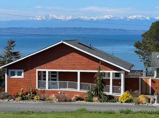 8292 Bayshore Dr, Clinton, WA 98236