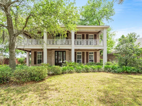 2 Plantation Oaks Dr, Mary Esther, FL 32569