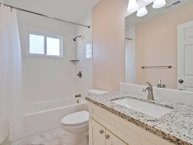 1425 Sunshadow Ln — Photo 26