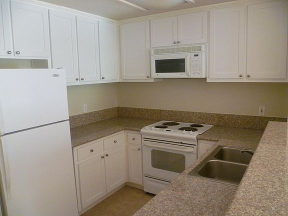 4th image of 240 Natoma Station Dr APT 6
