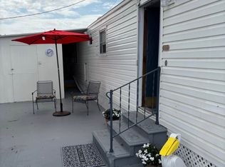 413 Harmony Ave, Bradenton, FL 34208