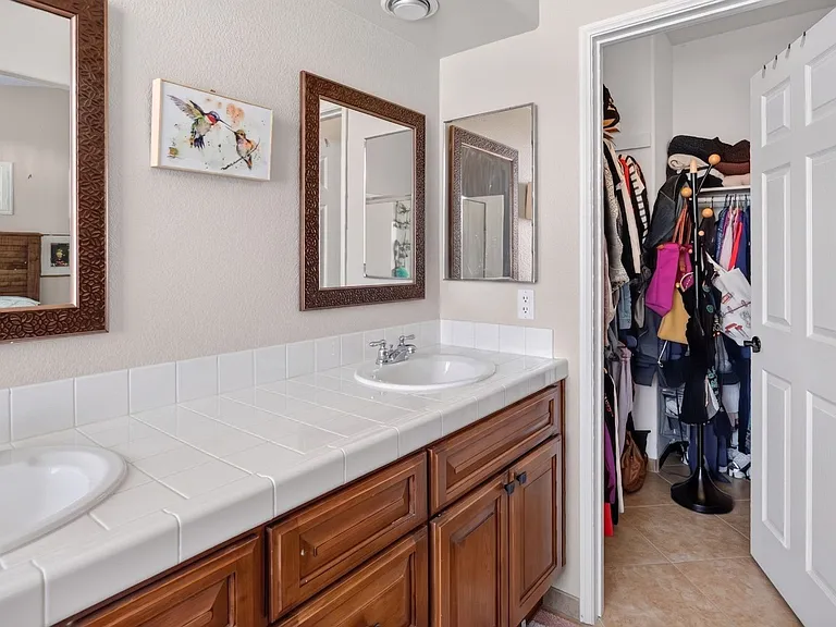 1528 Knoll Park Gln — Photo 21