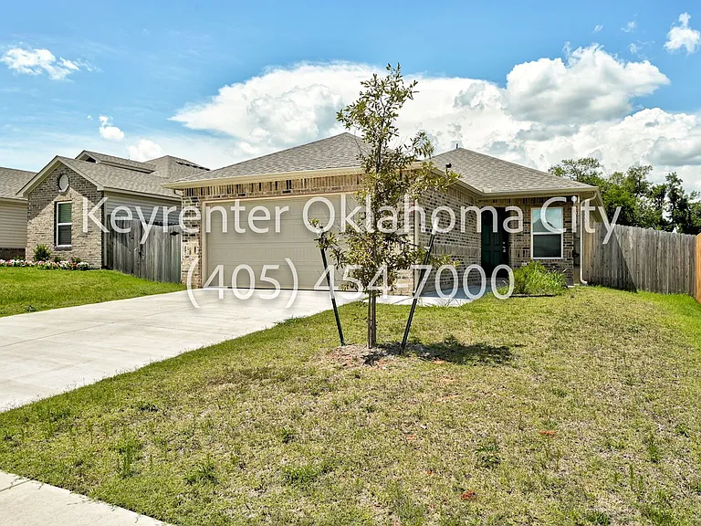 2024 Carrol St — Photo 3