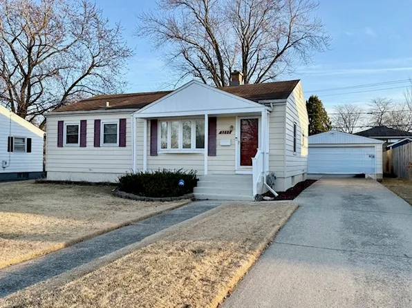 2237 Marshall Pkwy, Waukegan, IL 60085