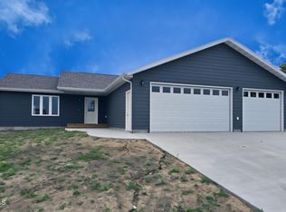 1423 2nd Ave NW, Beulah, ND 58523