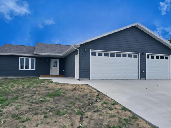 1423 2nd Ave NW, Beulah, ND 58523