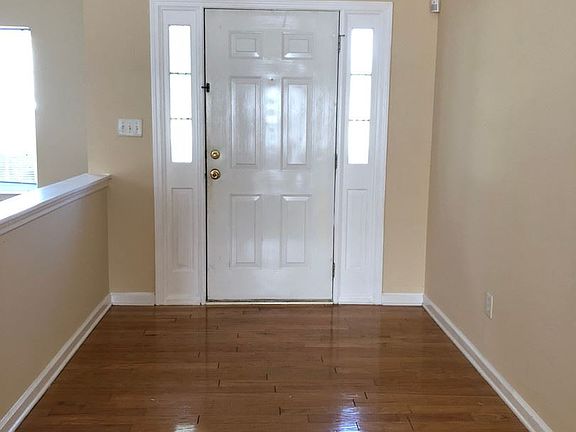5th image of 5100 Yellow Pine Dr