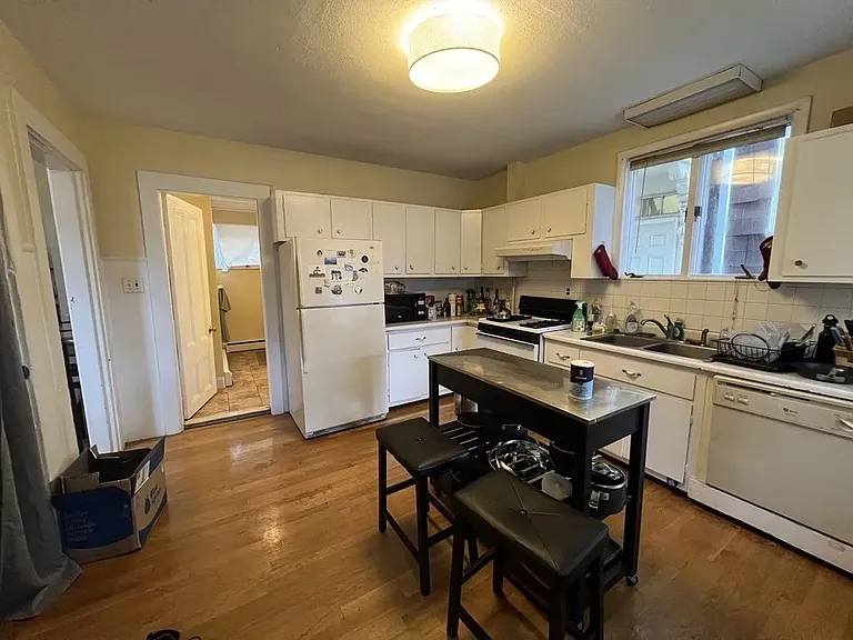 282 Summer St #1 — Photo 5