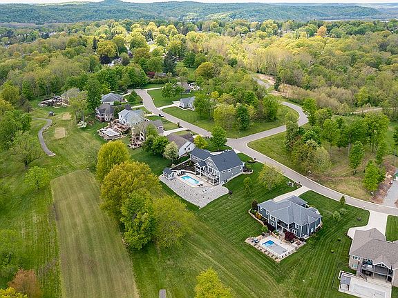 5th image of 15 Windsor Dr