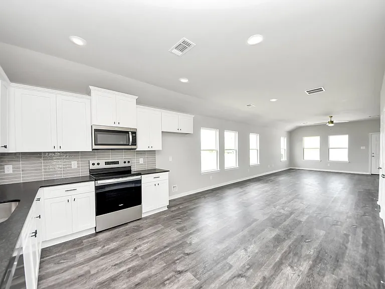 688 Swallow Dr — Photo 19