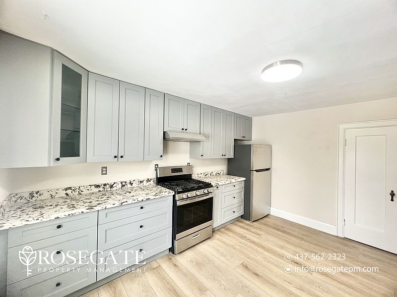 Kitchener Apartment for rent - 3 Bedrooms — photo 4
