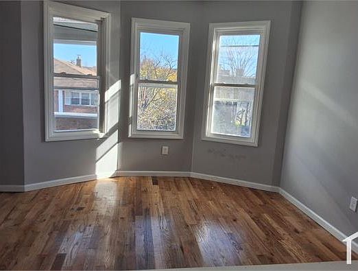 5th image of 65 Bruen Ave Floor 3