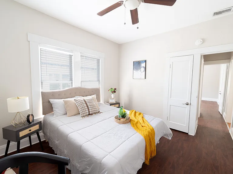 315 E Ford St — Photo 16