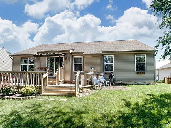 5th image of 2460 Harmony Dr