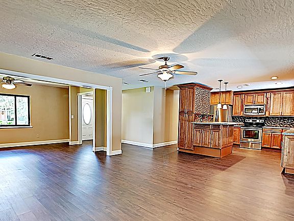 2nd image of 402 Seahorse Cir SE