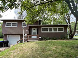 3321 SW Oakley Ave, Topeka, KS 66614