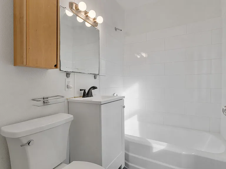 41 Concord Ave #3B — Photo 5
