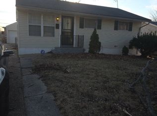 124 Perthshire Rd, Saint Louis, MO 63137