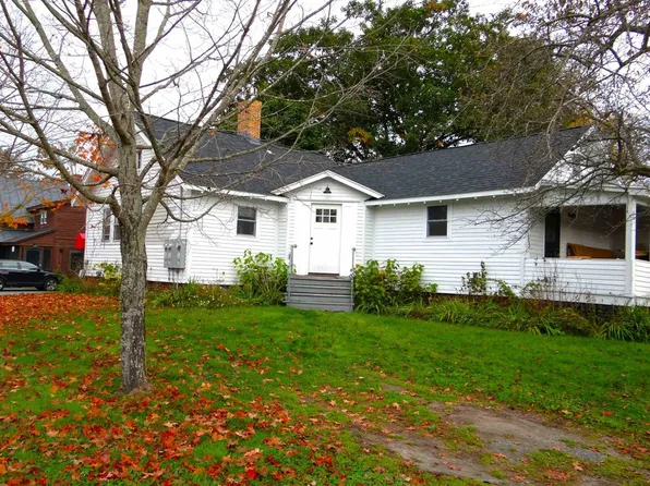 25 School St #25, Canaan, NH 03741