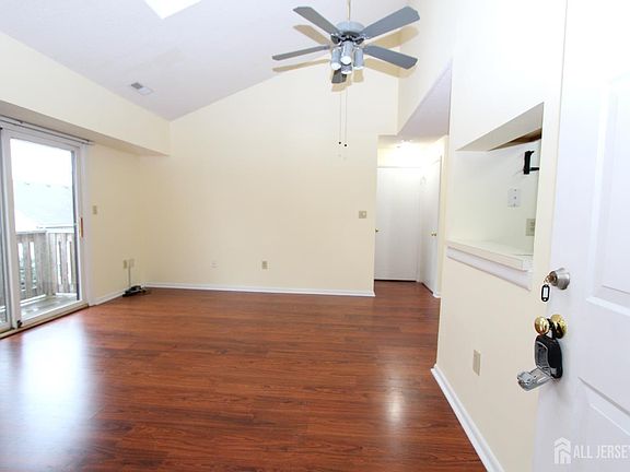 3rd image of 5012 Ravens Crest Dr