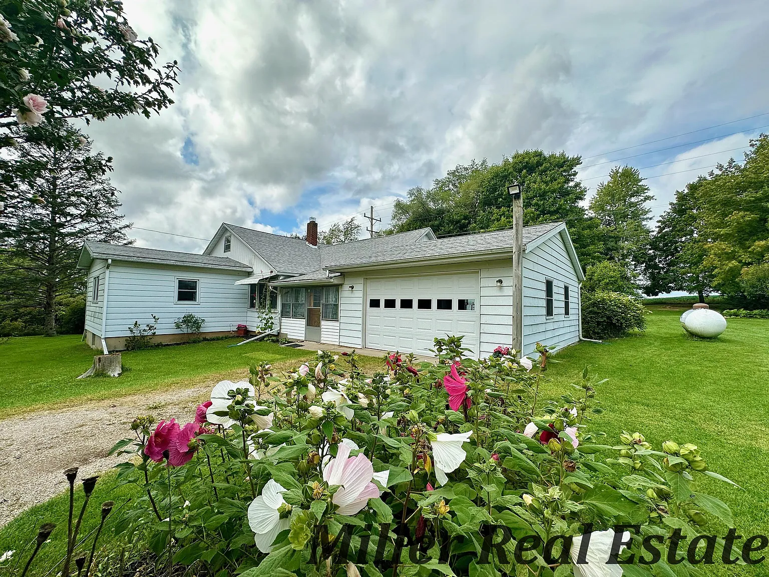 2325 E State Rd photo 1