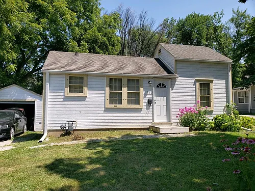 260 Campus Ave Photo 1