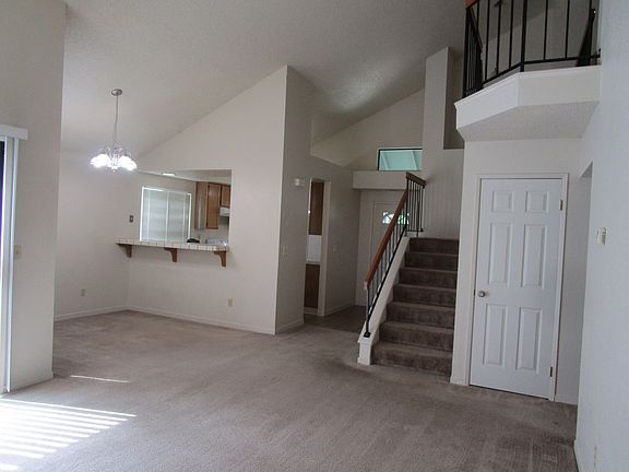 4th image of 2542 Vista Grande