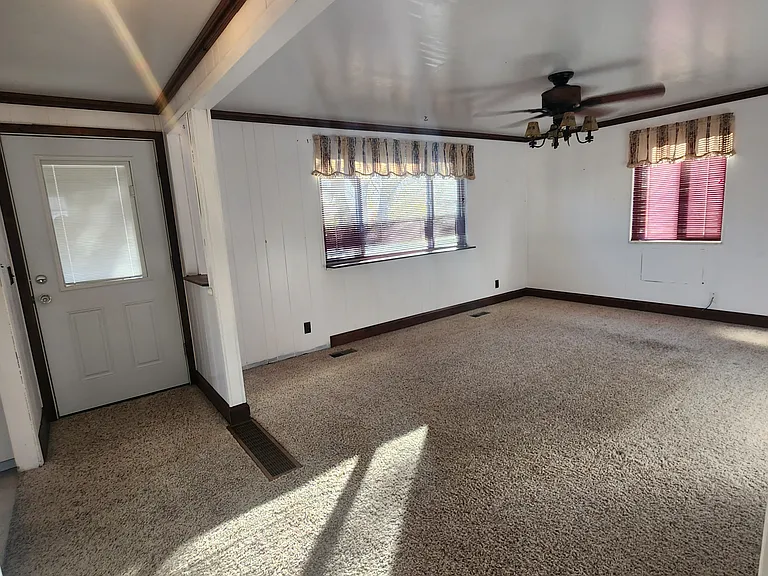 1345 E Victory Way — Photo 5