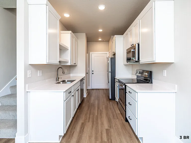 Grand Valley Townhomes — Photo 24