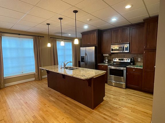 5th image of 1050 Parkside Cmns Suite 203