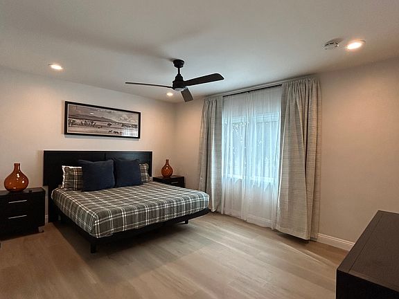 4th image of 321 27th St #321