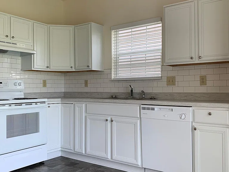 5028 Wildflower Dr — Photo 7