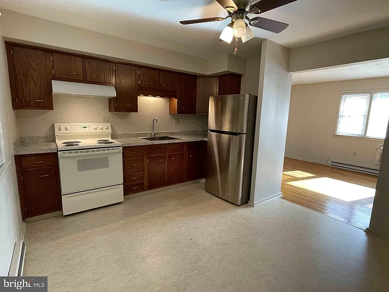 5 Commercial Dr #2 — Photo 5