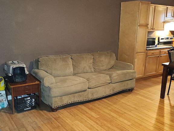 3rd image of 31 Mount Airy Ct