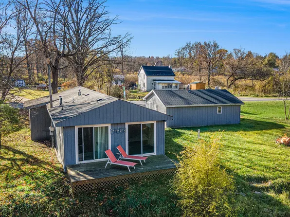 1464 E Center Rd, Hastings, MI 49058
