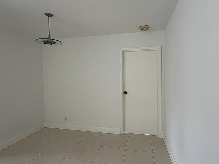 17021 N Bay Rd #9 — Photo 2