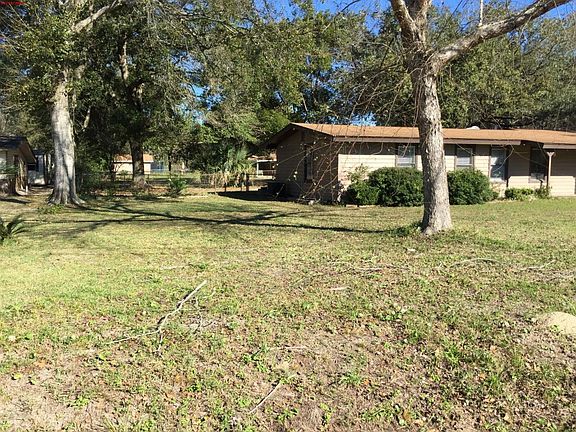 3rd image of 5819 Lake Dr