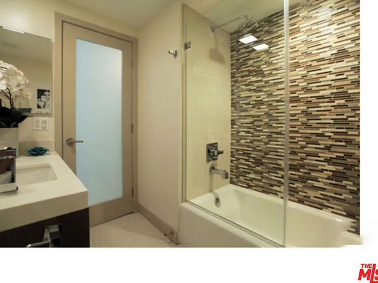 11657 Chenault St #105 — Photo 9