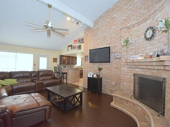 3rd image of 15723 Fern Basin Dr