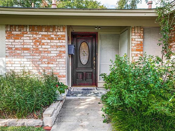 3rd image of 3828 Carman Dr