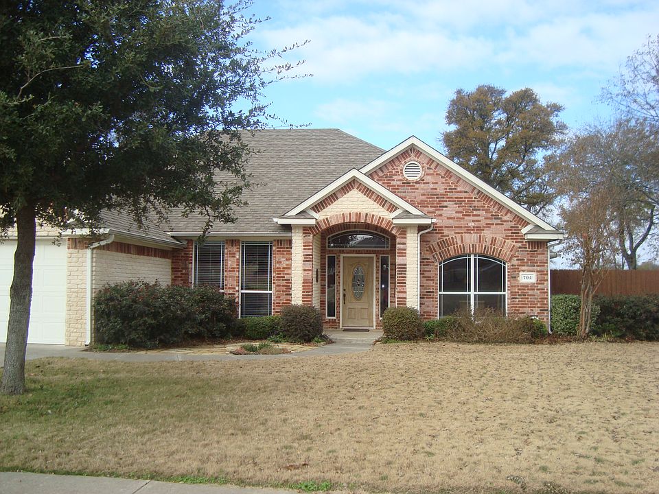 1st image of 704 Woodcrest Dr