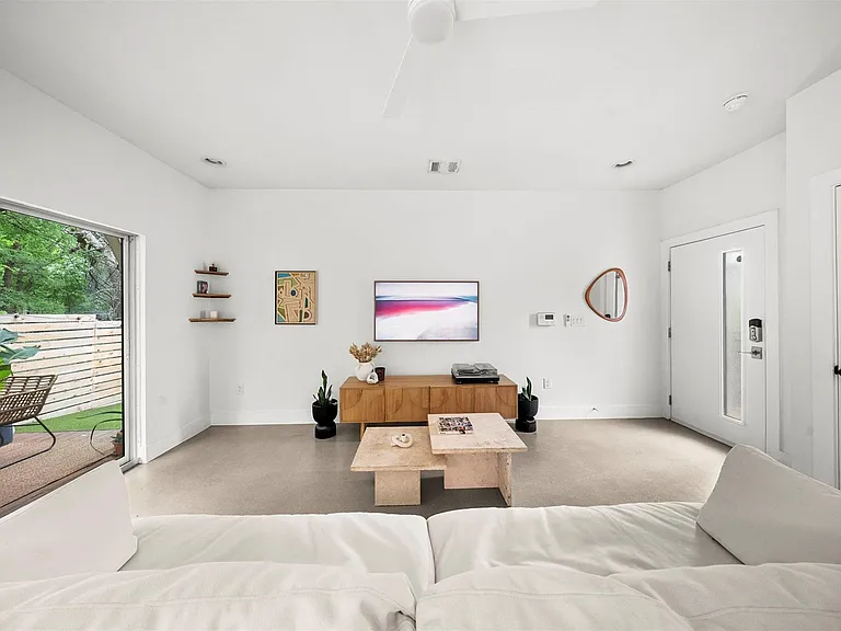 1213 Eleanor St #B — Photo 6