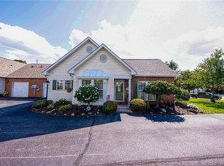 2202 Greystone Dr, Coraopolis, PA
