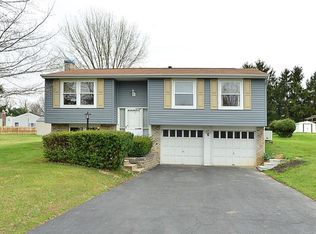3 Wheatfield Dr, Cranberry Township, PA 16066