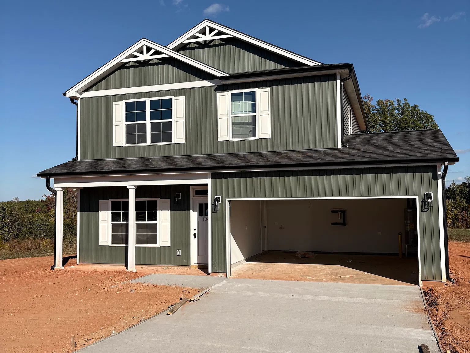 4 bed, 2.5 bath, 1829 sqft, $2,200 — Photo 1
